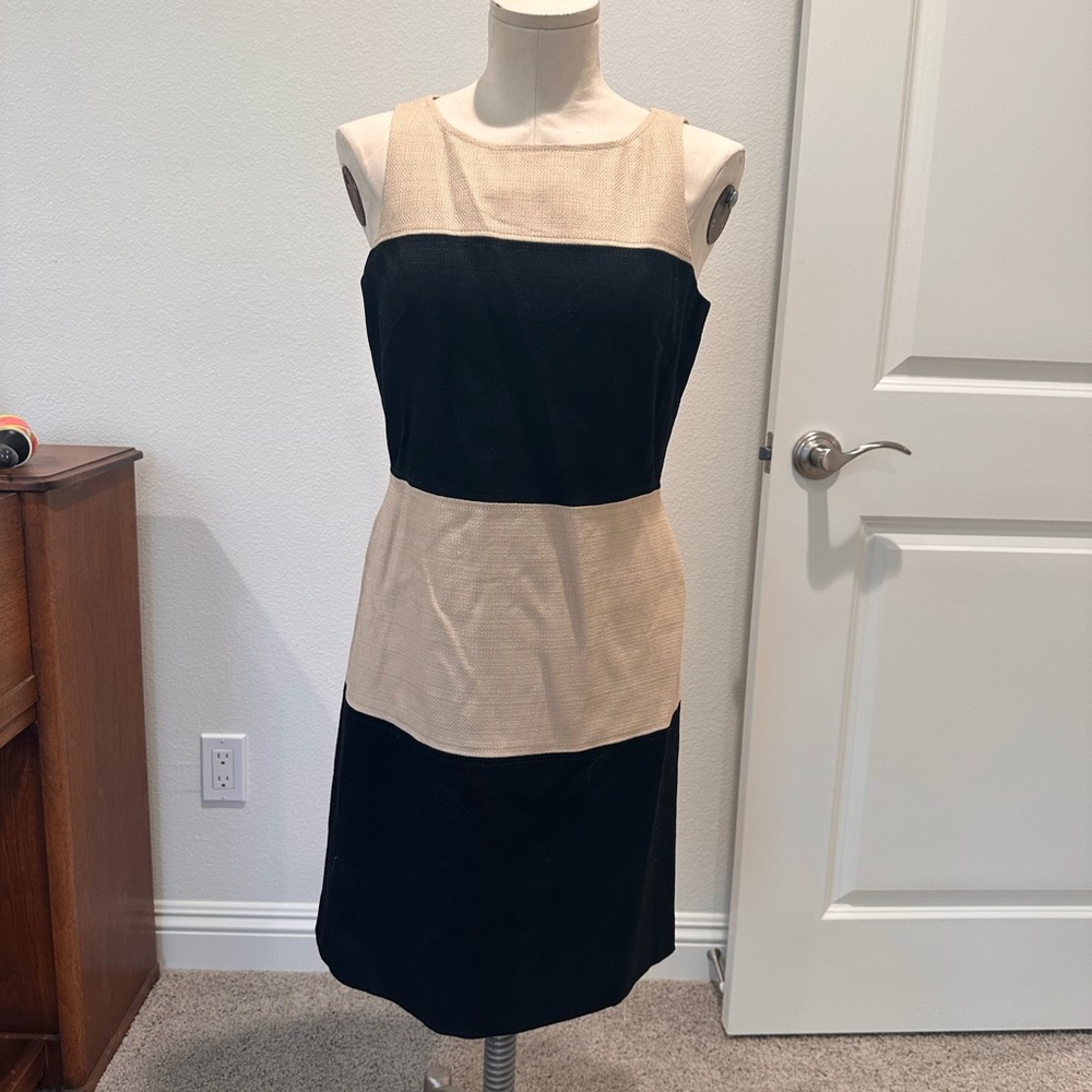 Banana republic block striped dress. Size 4 NWT